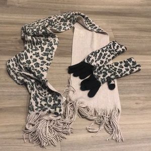 XOXO Sparkle Leopard Print Nude Scarf & Glove Set